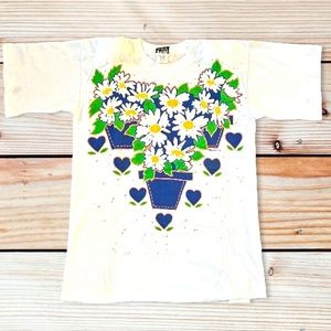 🔵 3 /$15 - Daisies and Hearts White Oversize Tee Shirt NEW